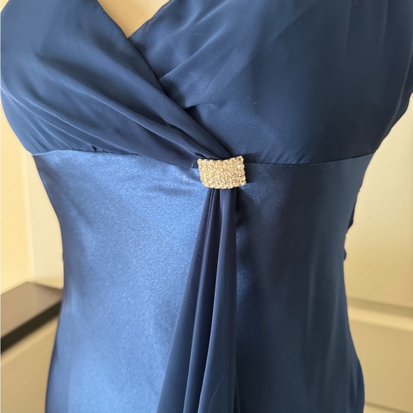 RARE BETSY & ADAM BLUE GOWN - NWT - Picture 7 of 15